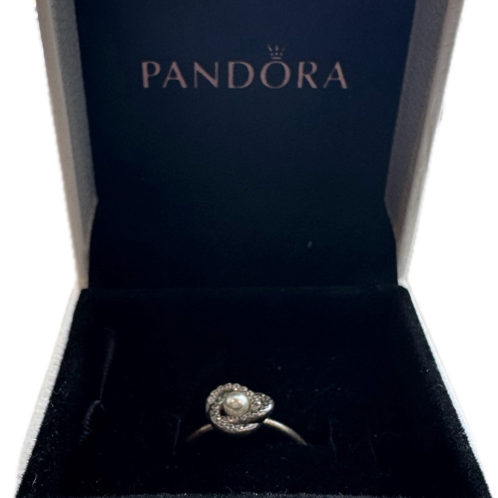 Pandora Sparkling Love Knot Ring Size 5